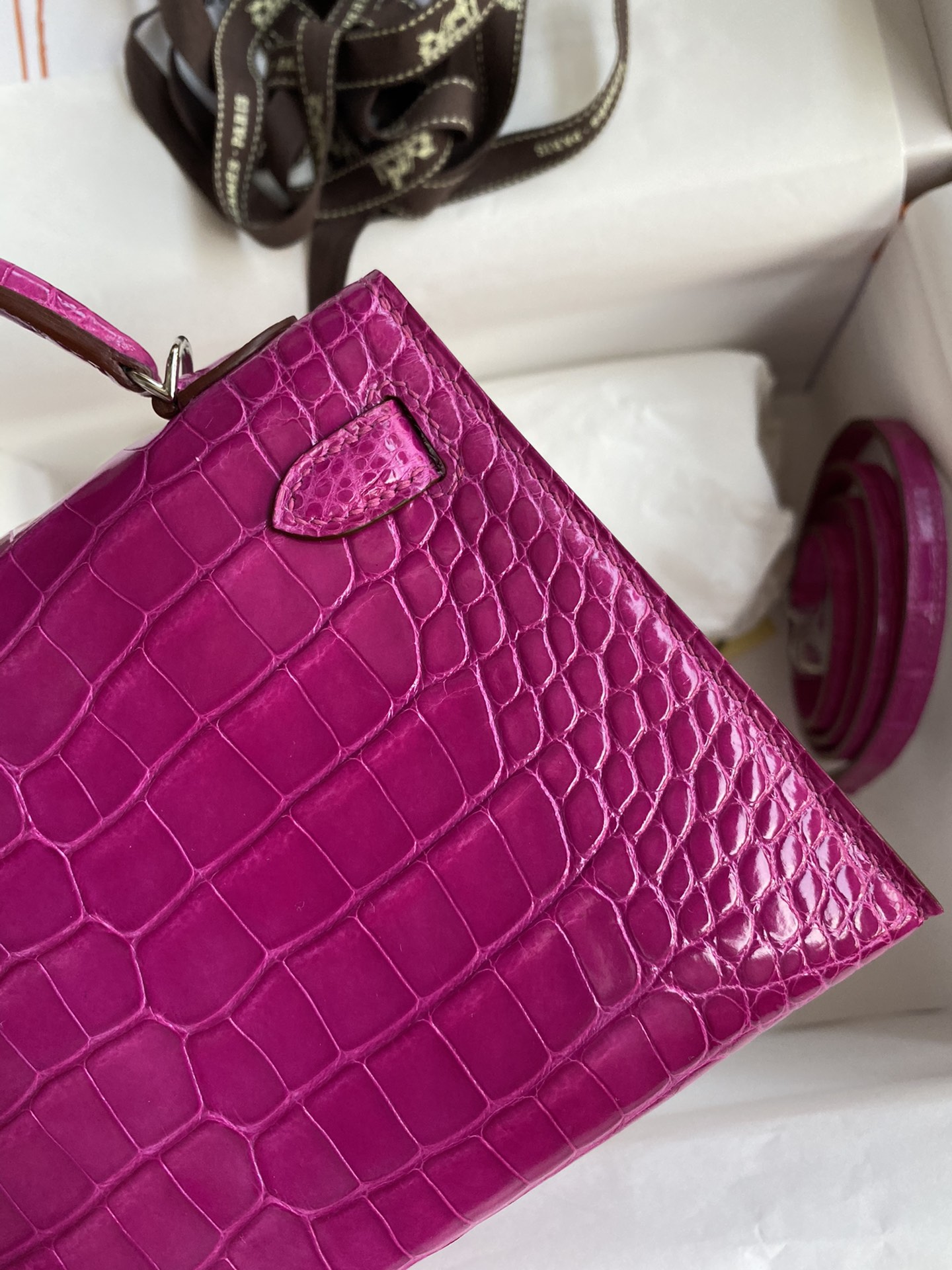 Hermes Kelly Mini II Bag 19CM In Rose Sheherazade Shiny Alligator Leather